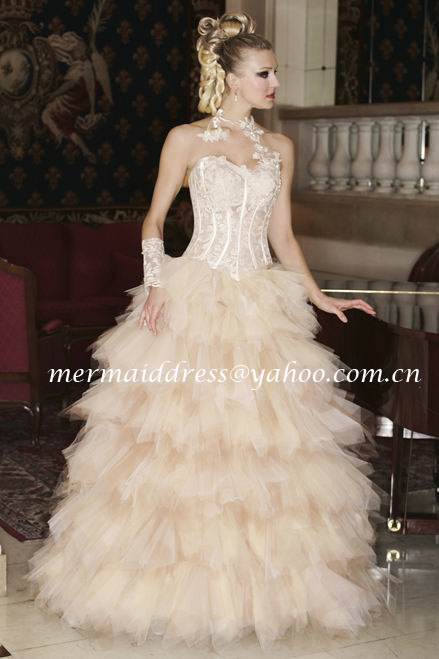 model hugo 300 eur.jpg
